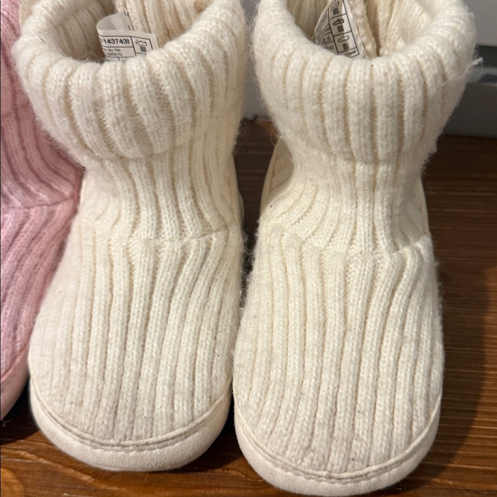 Ugg Skyler Boot Bundle - Picture 8 of 10